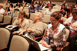 Members of the audience attend the 11th International Symposium on Online Journalism during Apr. 23 to Apr. 24, 2011. (Knight Center/Flickr)