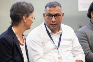 Octavio Enríquez speaking at Nicaraguan journalists panel. 